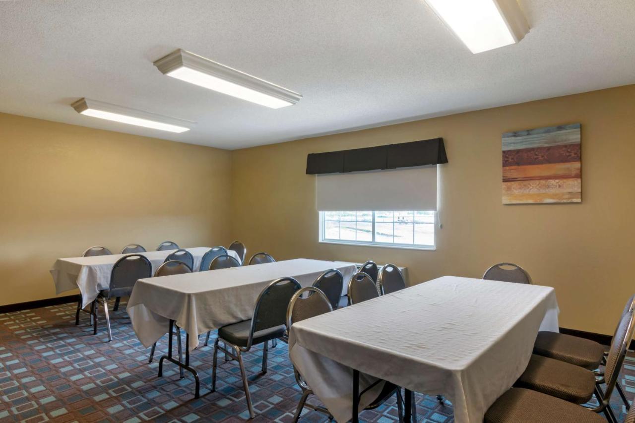 Best Western Governors Inn And Suites Wichita Zewnętrze zdjęcie