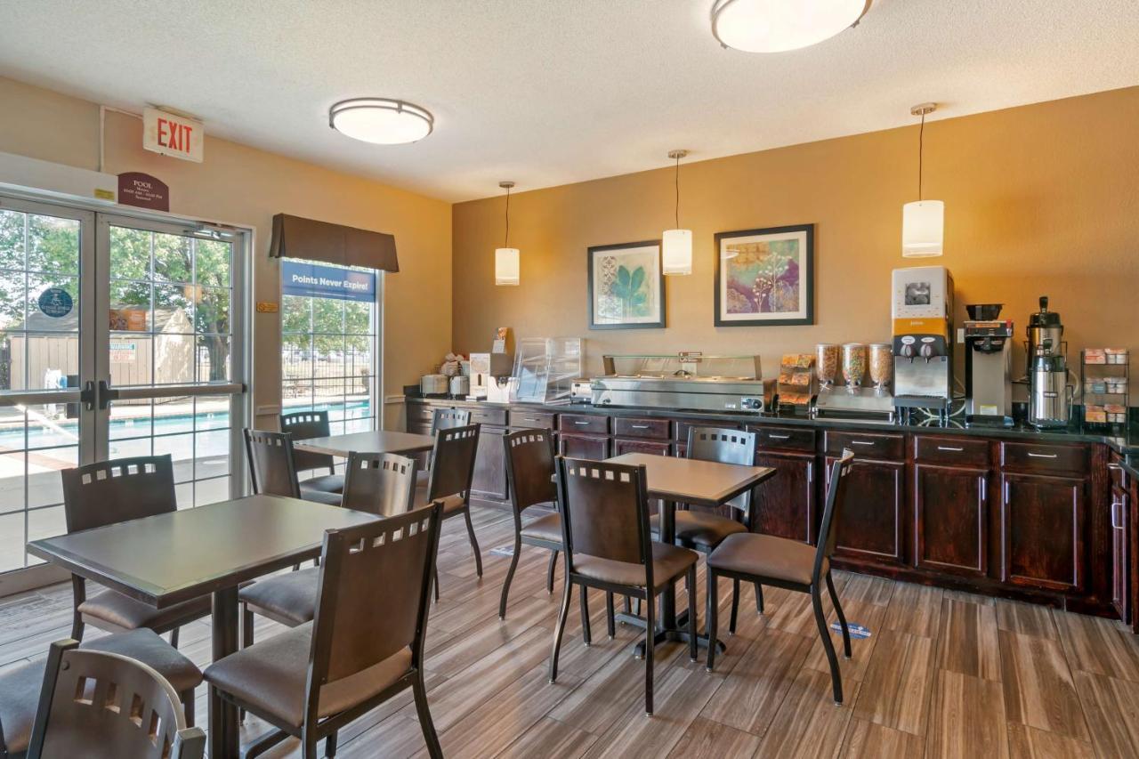 Best Western Governors Inn And Suites Wichita Zewnętrze zdjęcie