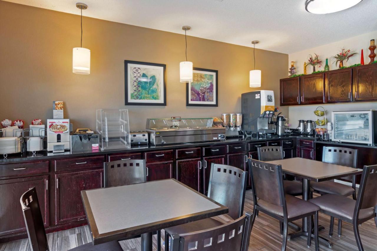 Best Western Governors Inn And Suites Wichita Zewnętrze zdjęcie