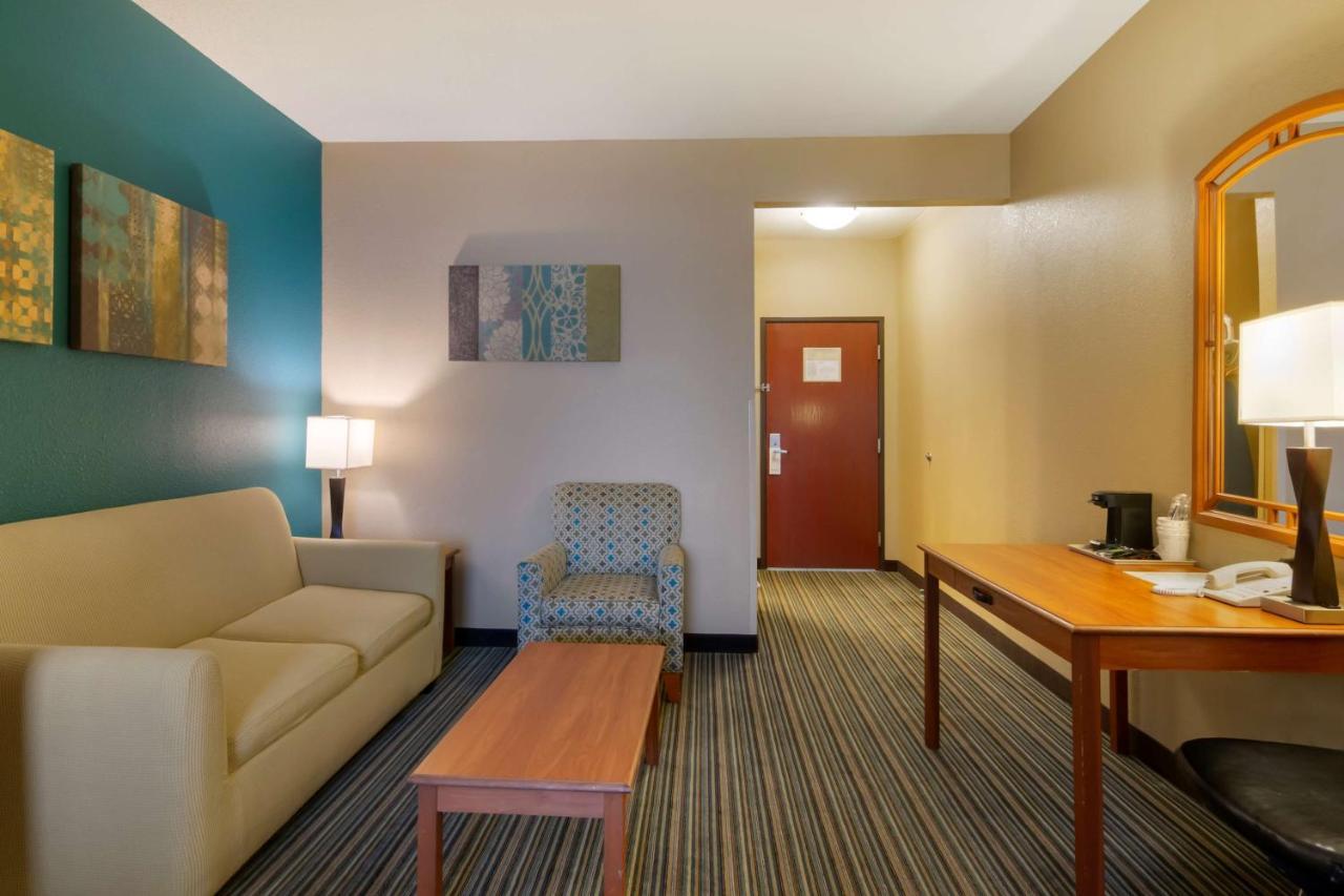 Best Western Governors Inn And Suites Wichita Zewnętrze zdjęcie