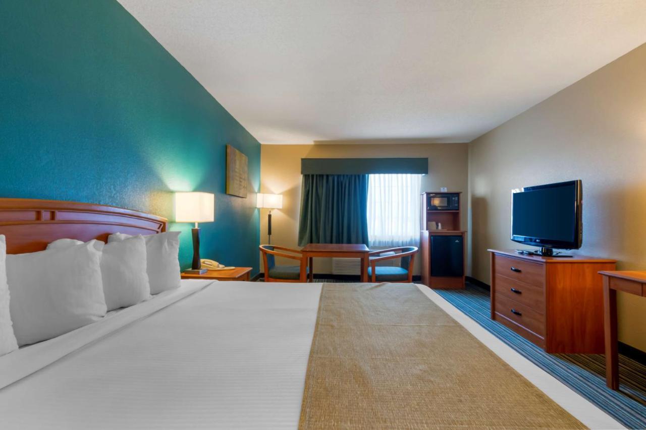 Best Western Governors Inn And Suites Wichita Zewnętrze zdjęcie
